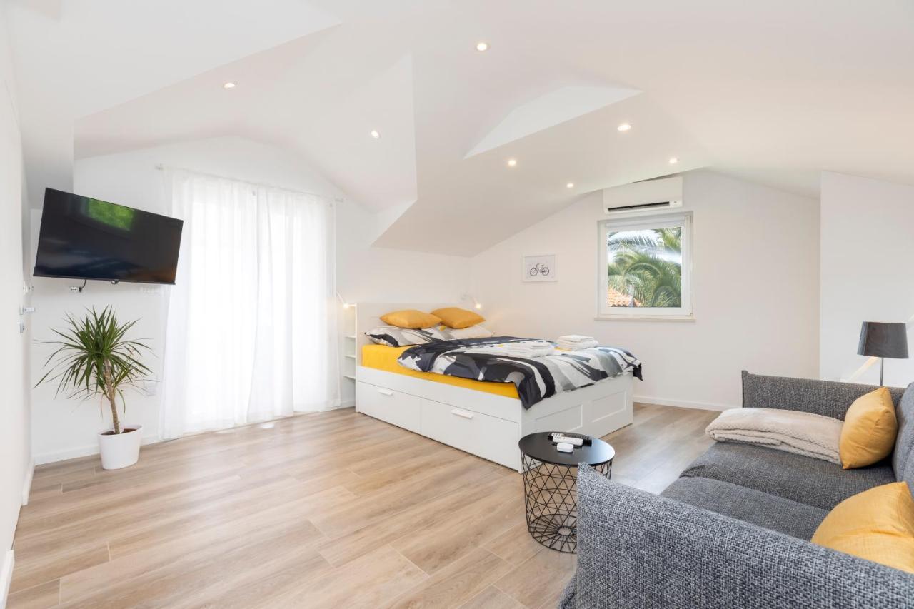 Easy Lägenhet Mali Lošinj Exteriör bild