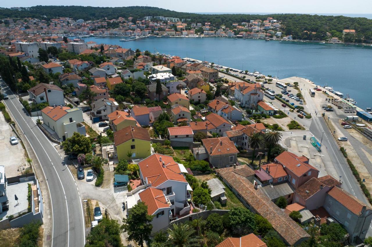 Easy Lägenhet Mali Lošinj Exteriör bild