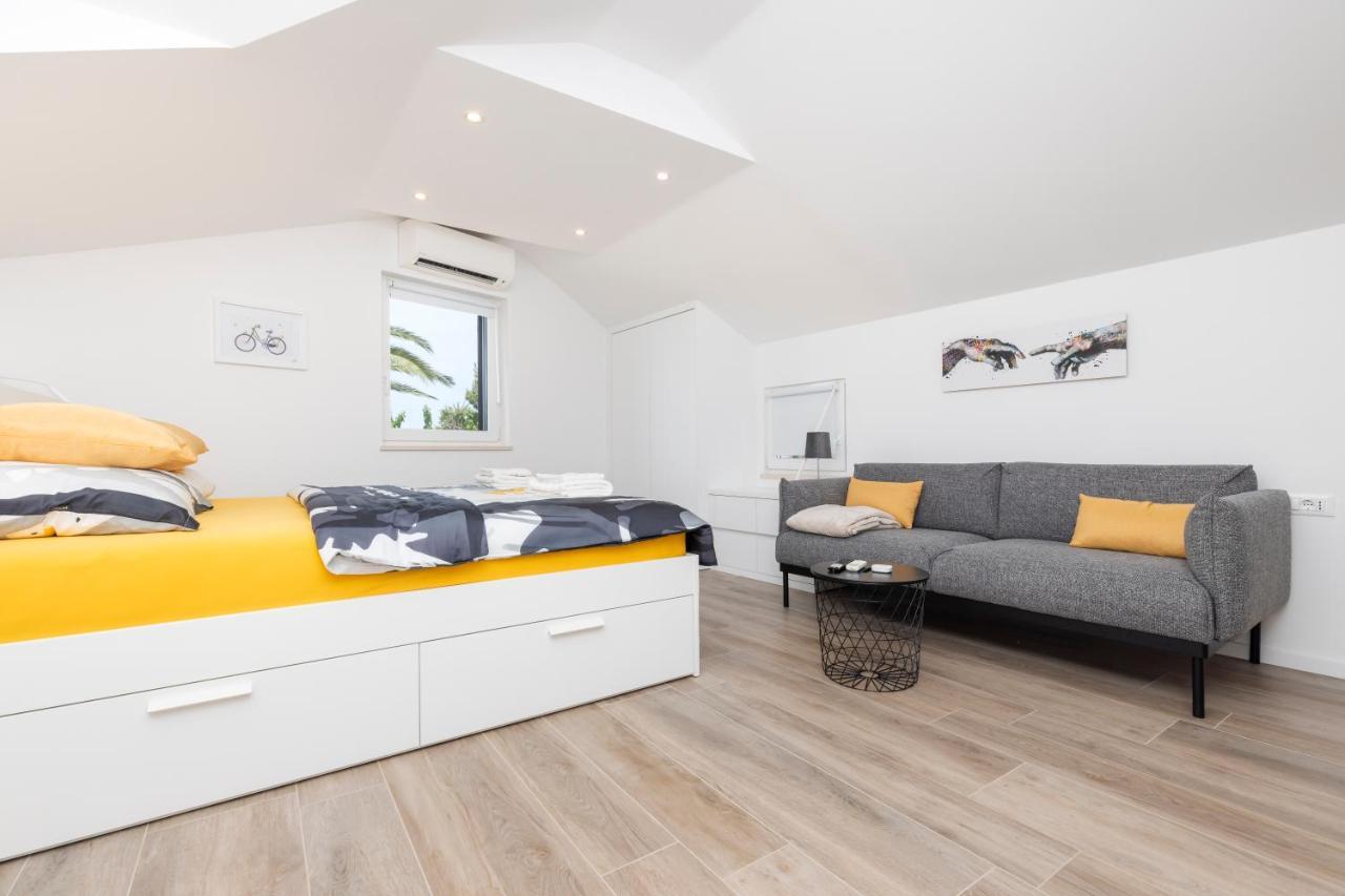 Easy Lägenhet Mali Lošinj Exteriör bild