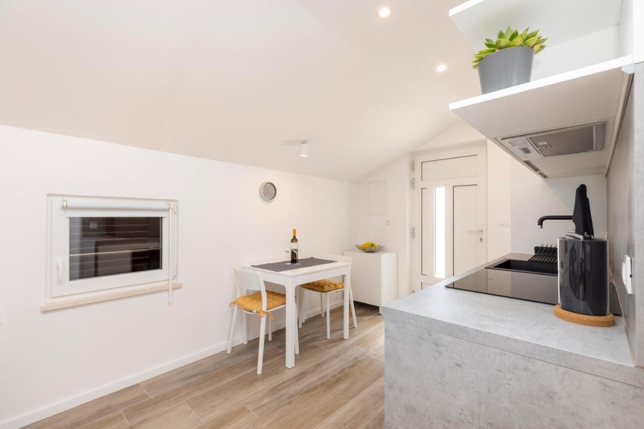 Easy Lägenhet Mali Lošinj Exteriör bild