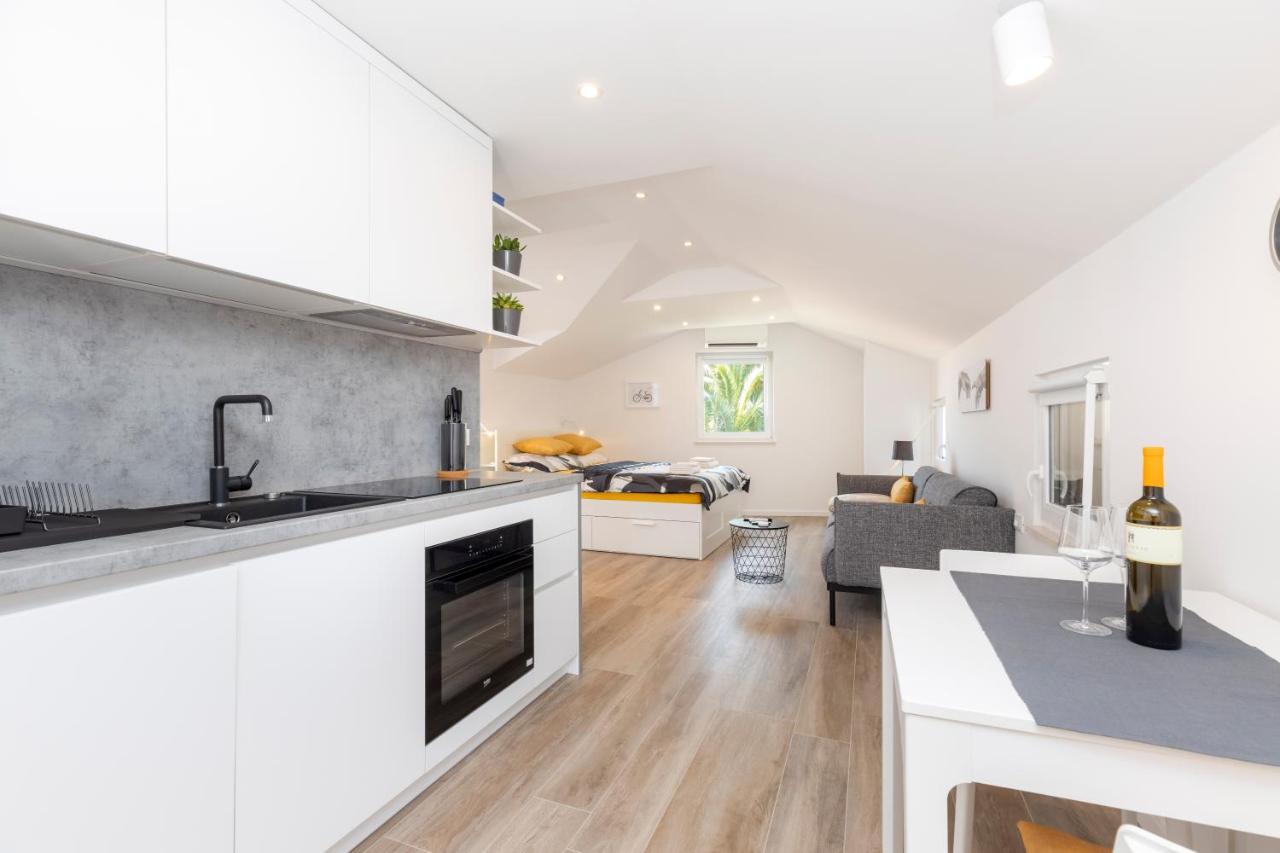 Easy Lägenhet Mali Lošinj Exteriör bild